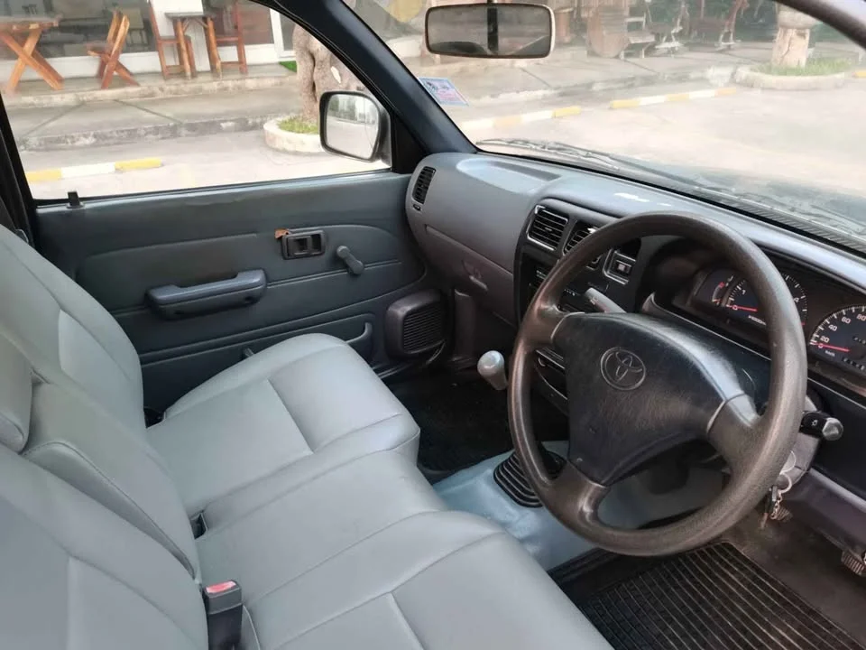 2001 Toyota Hilux Tiger VI 2
