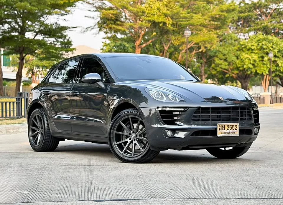 2017 Porsche Macan I 2