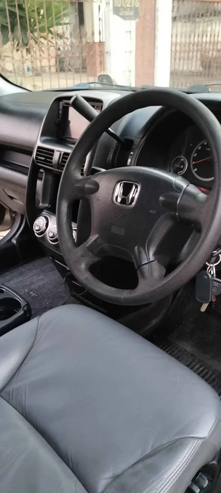 2004 Honda CR-V II 3