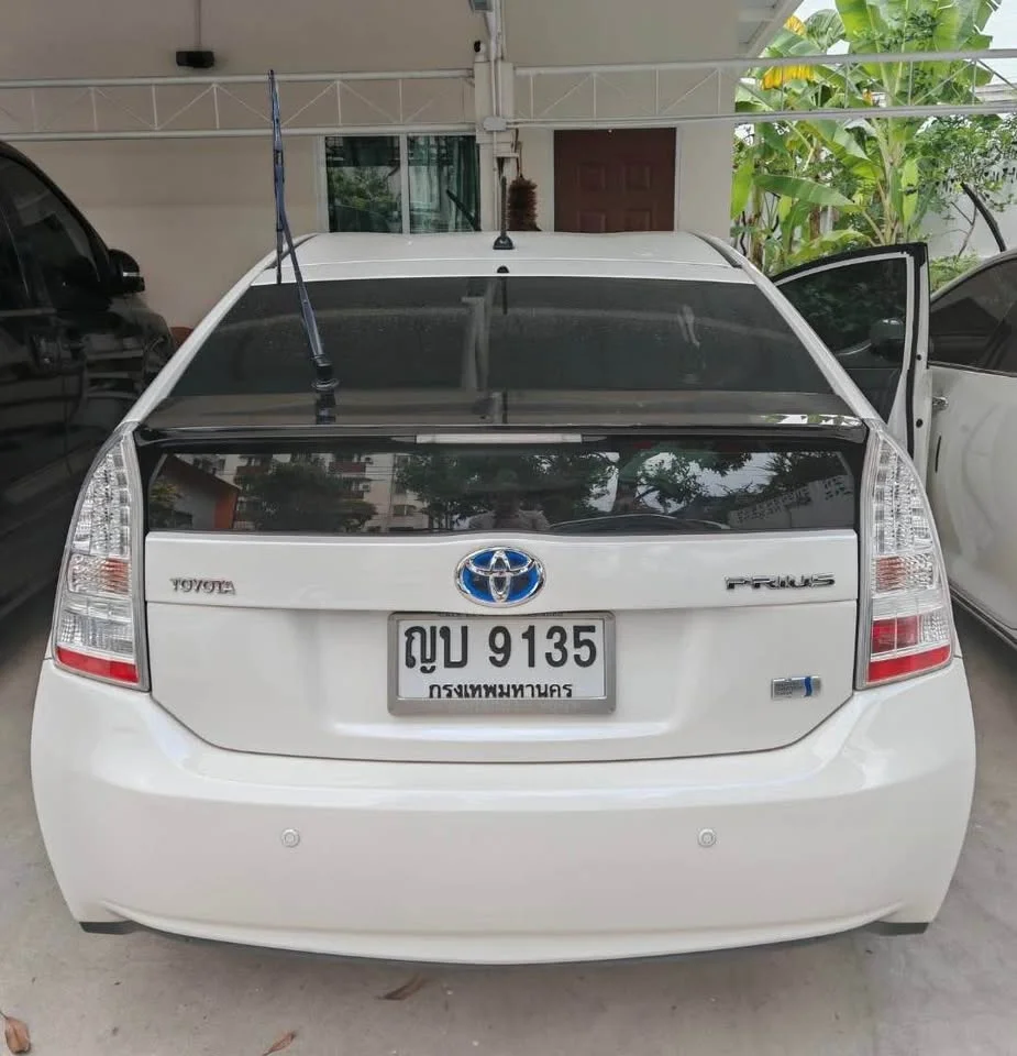2011 Toyota Prius III 3