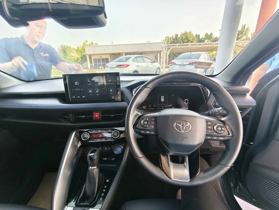 2025 Toyota Yaris Cross AC200 3