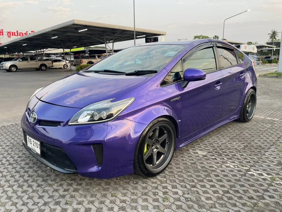 2012 Toyota Prius III 2