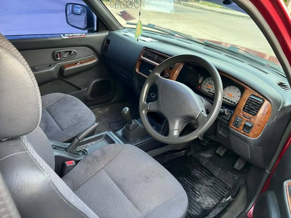 2003 Mitsubishi Strada III 3