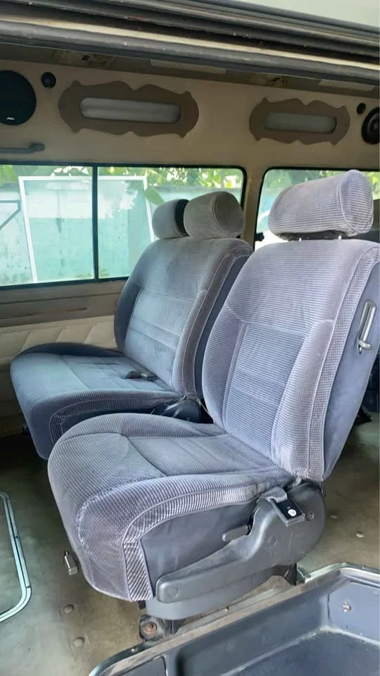 2005 Toyota Commuter IV (H100) 2