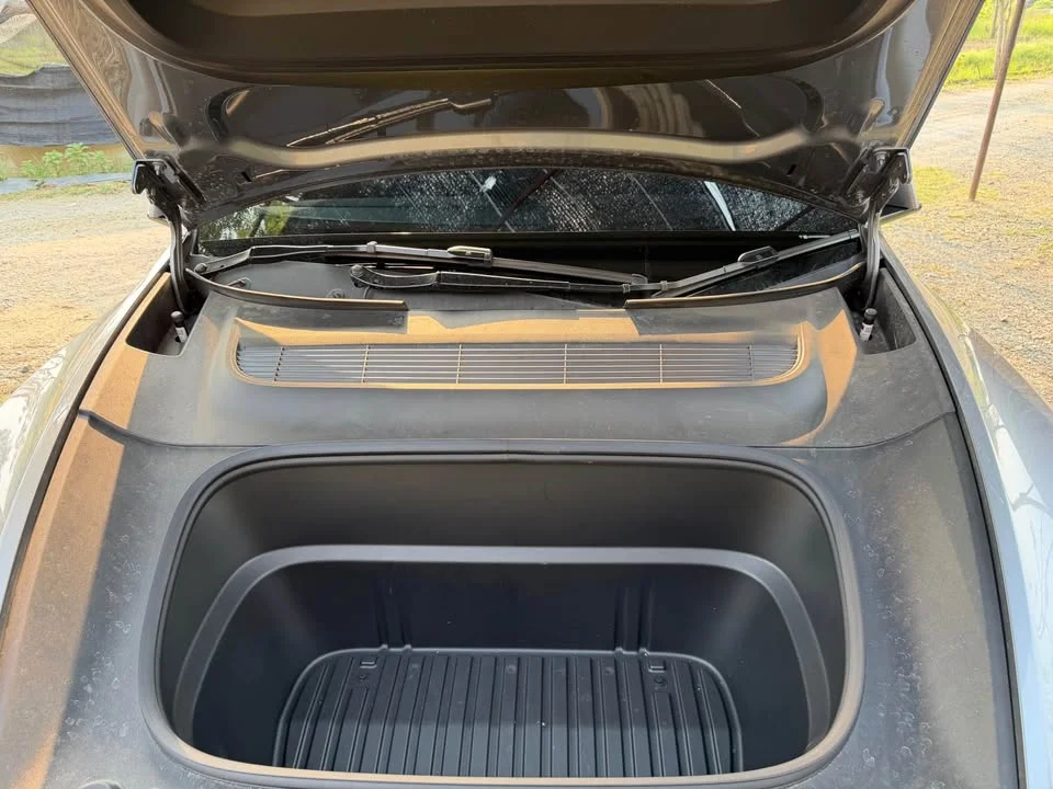 2025 Tesla Model Y 2
