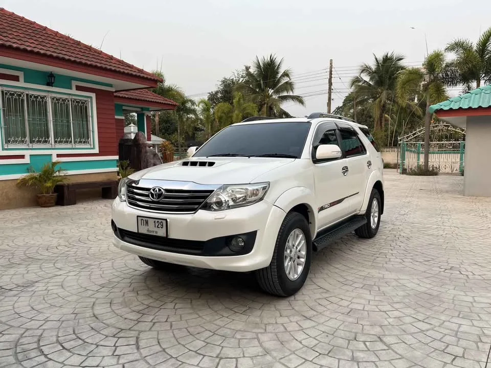 2014 Toyota Fortuner I 3