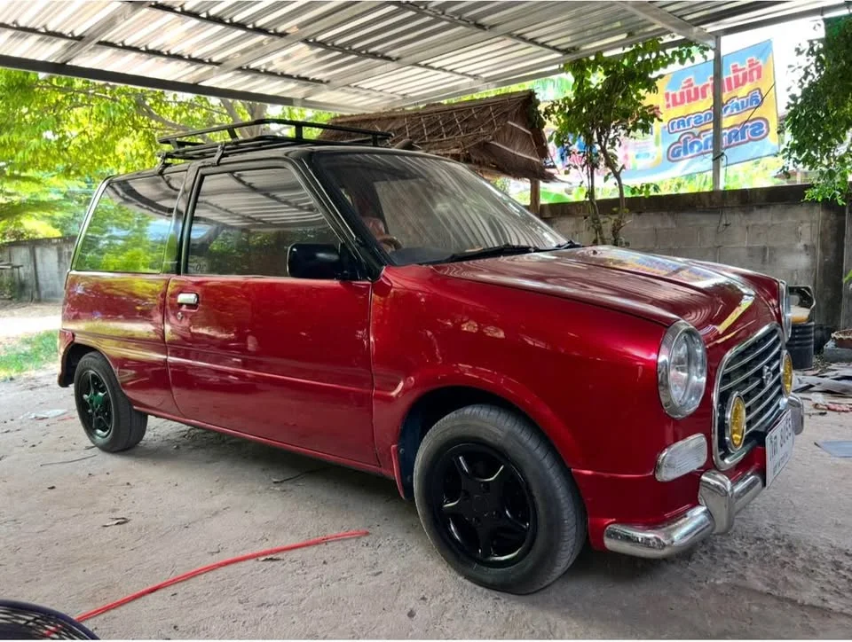 2000 Daihatsu Mira Gino L700 3