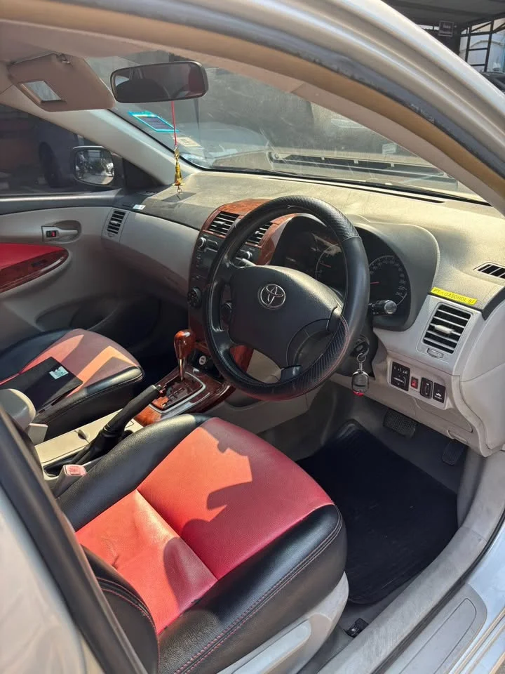 2010 Toyota Corolla Altis X (E140) 3
