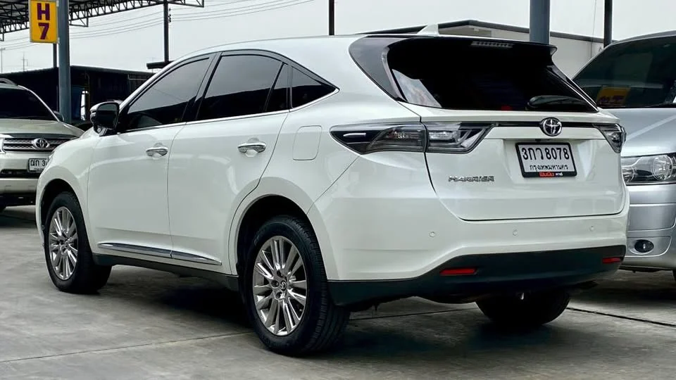 2014 Toyota Harrier III 3