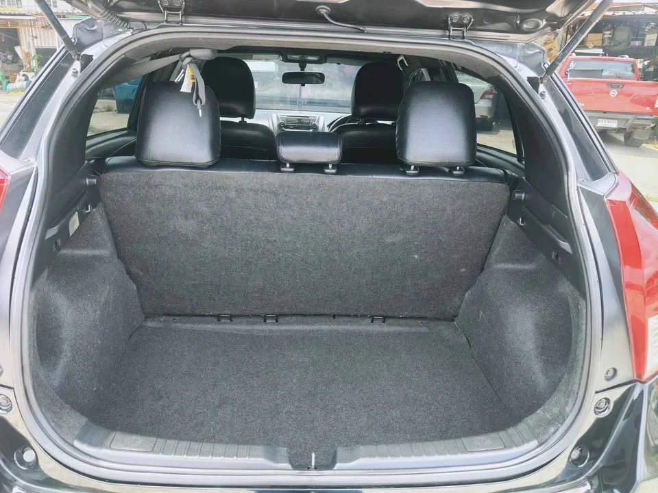 2015 Toyota Yaris III 2