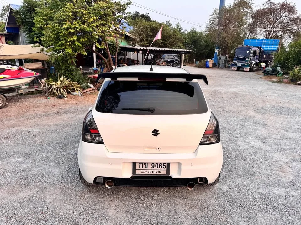 2011 Suzuki Swift I 2
