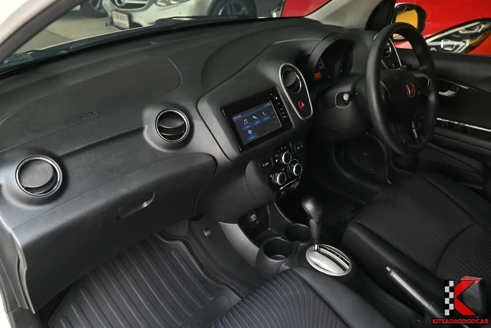 2016 Honda Mobilio II 2