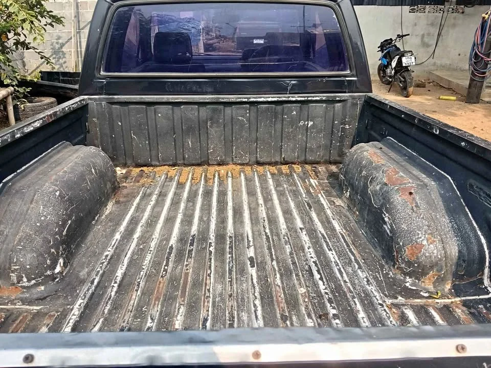 1987 Isuzu TFR III 2
