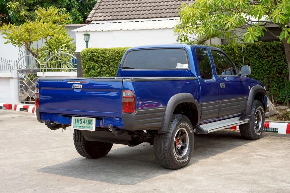 2004 Toyota Hilux Tiger VI 2