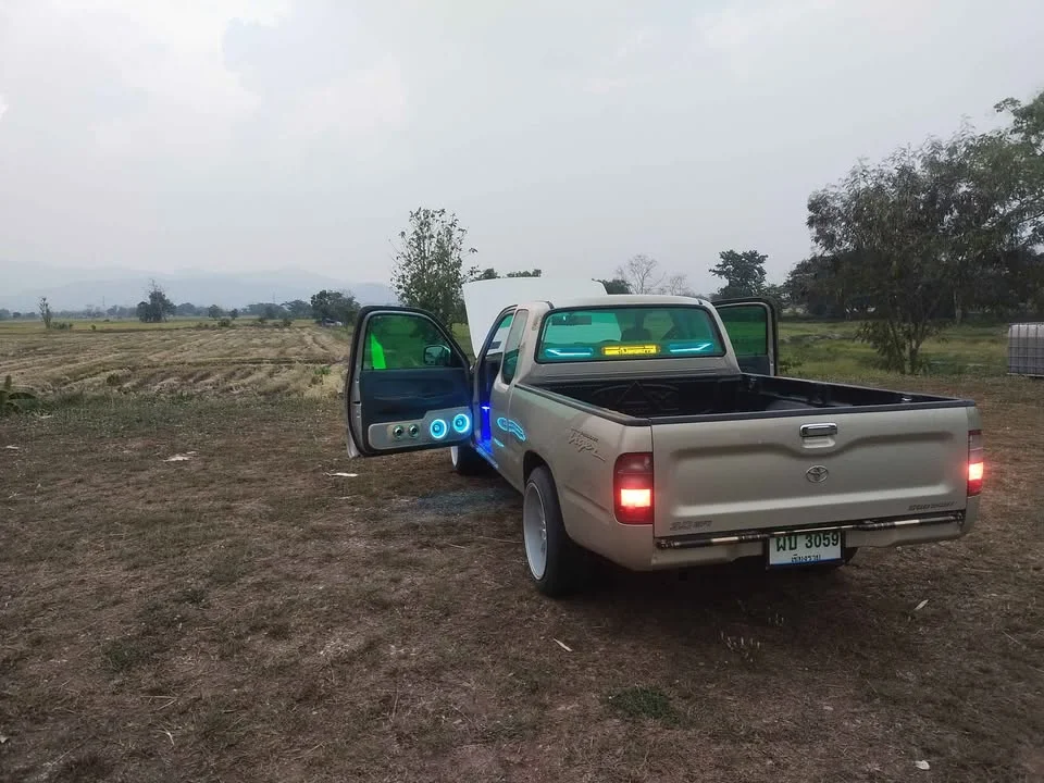 2001 Toyota Hilux Tiger VI 3