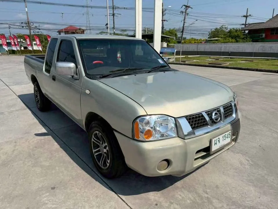 2003 Nissan Frontier I 3