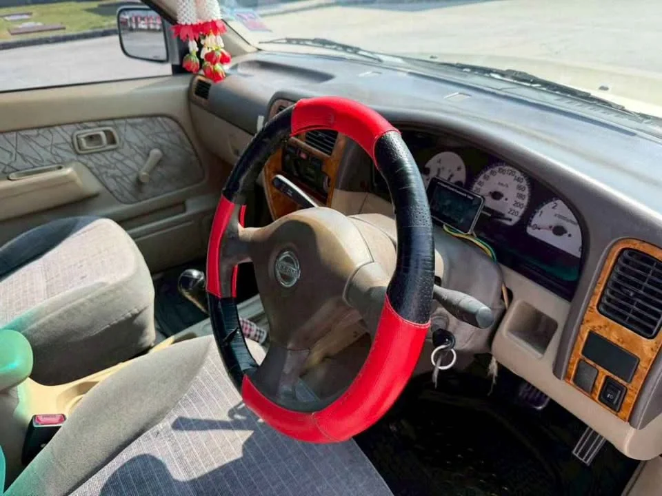 2003 Nissan Frontier I 2
