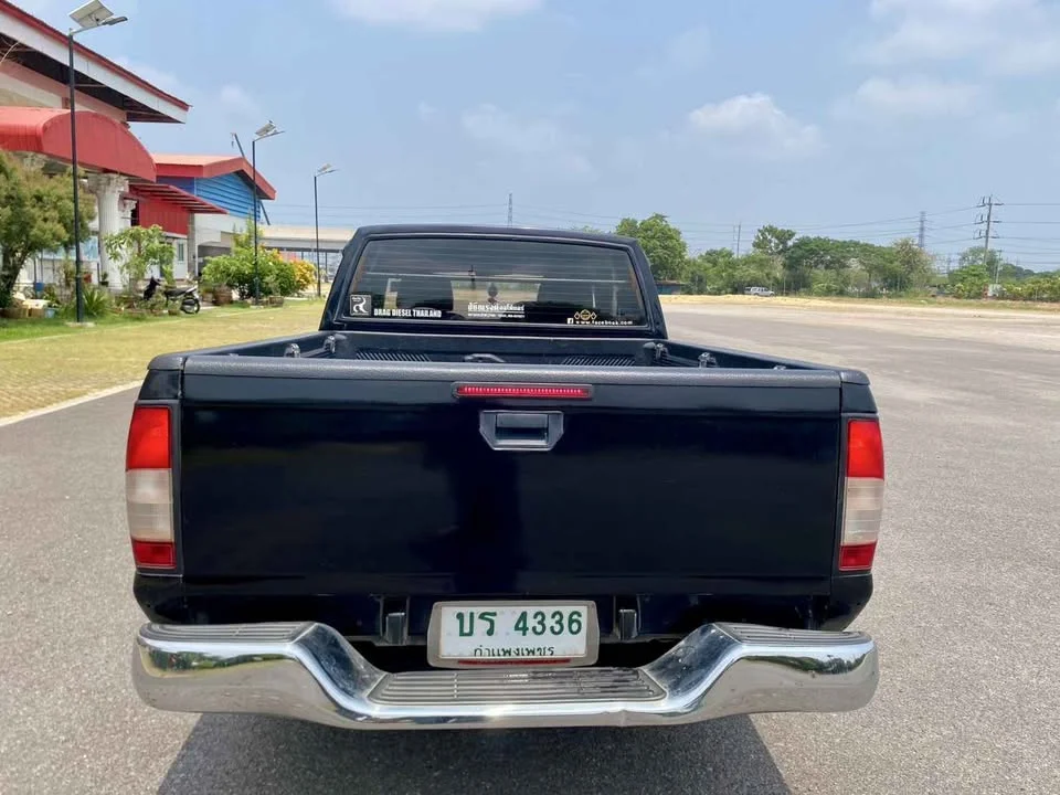 2005 Nissan Frontier I 2