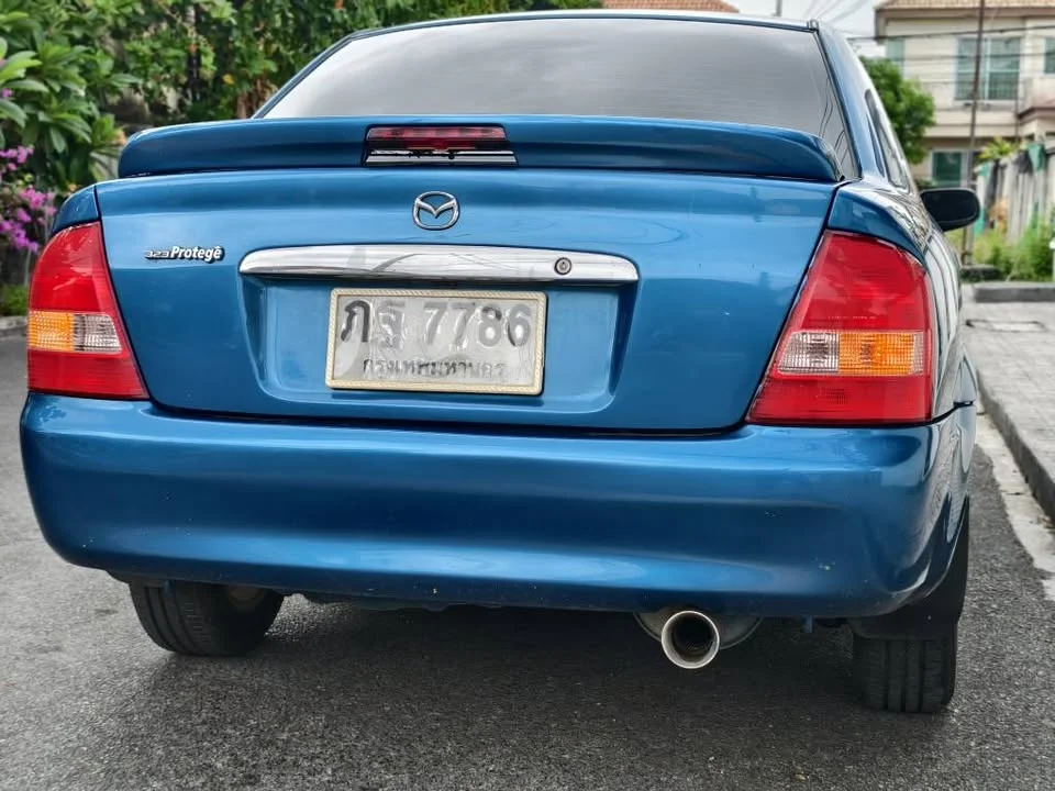 2001 Mazda 323 VIII 3