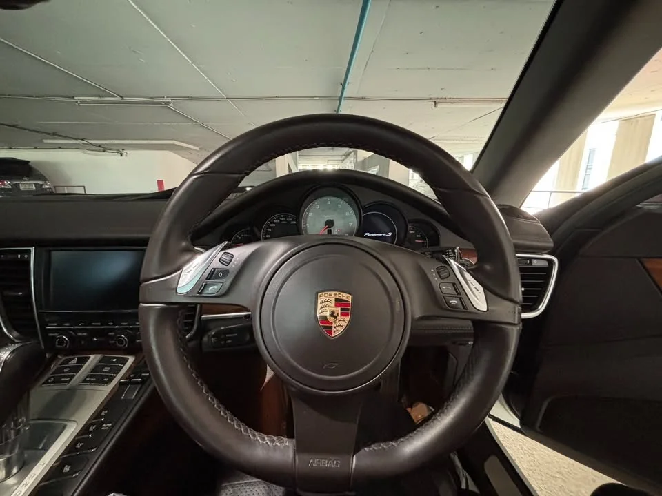 2012 Porsche Panamera II 2