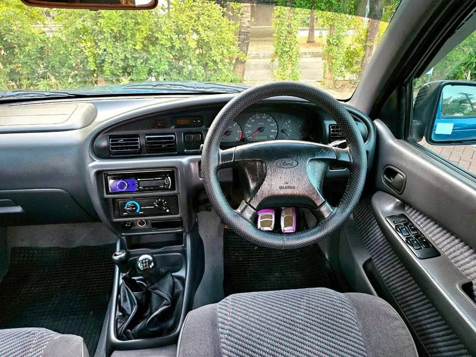 2001 Mazda 2500 Fighter V 2