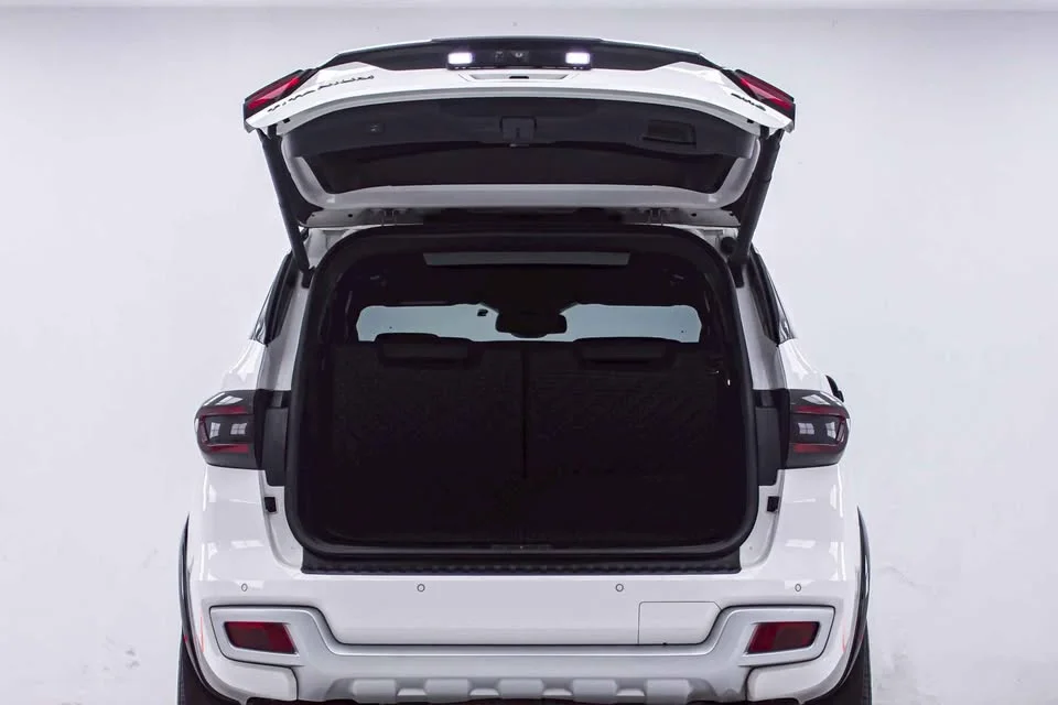2019 Ford Everest II 2