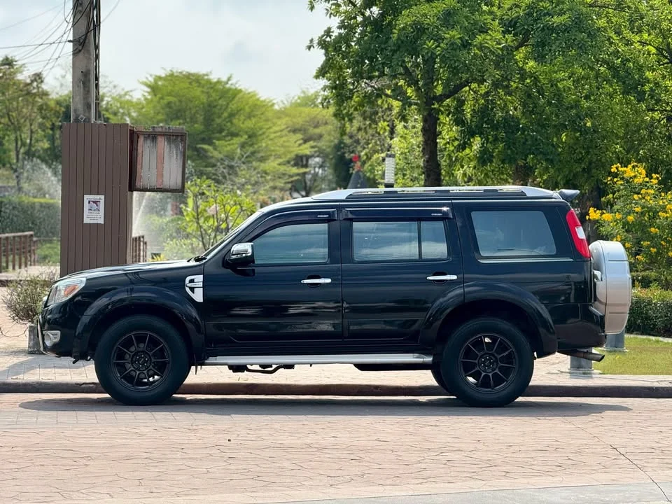 2012 Ford Everest I 2