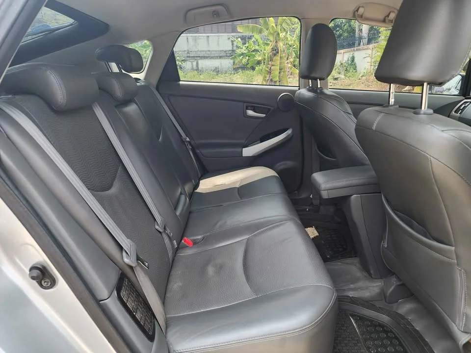 2011 Toyota Prius III 2