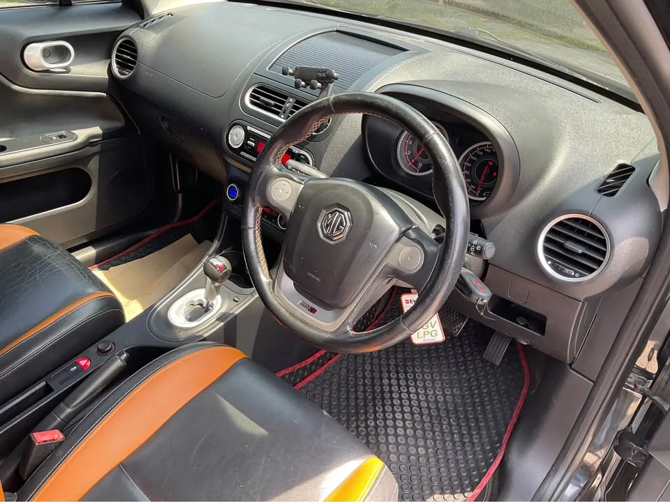 2015 MG 3 II 3