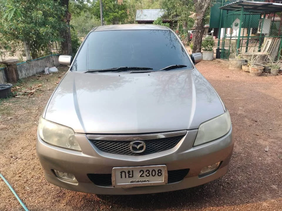 2000 Mazda 323 VIII 2