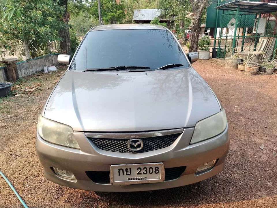 2000 Mazda 323 VIII 2