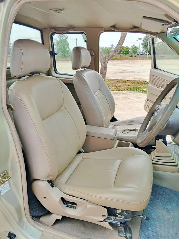 2005 Nissan Frontier I 3