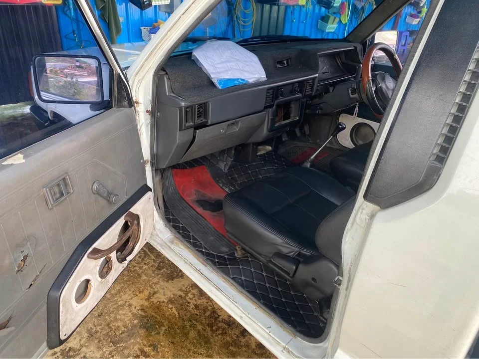 1994 Mitsubishi Triton II 3