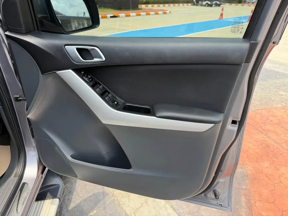 2013 Mazda BT-Series II 2