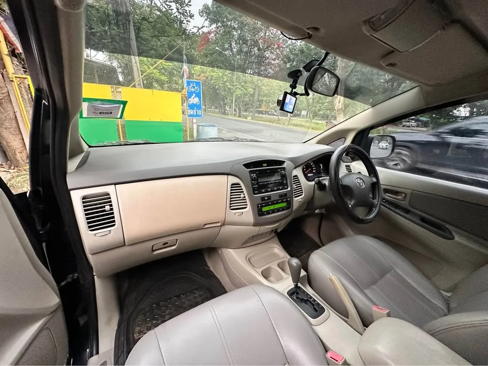 2010 Toyota Innova I 3