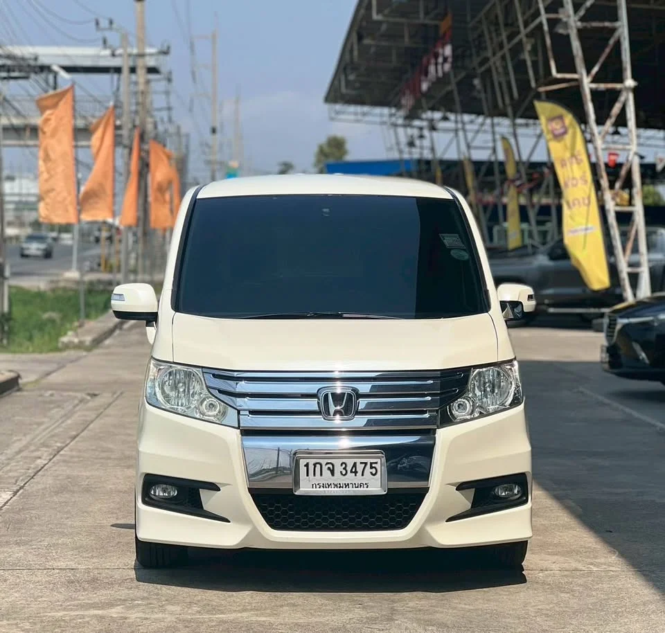 2012 Honda Stepwgn IV 3