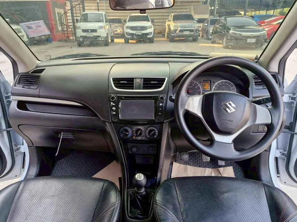2012 Suzuki Swift II 3