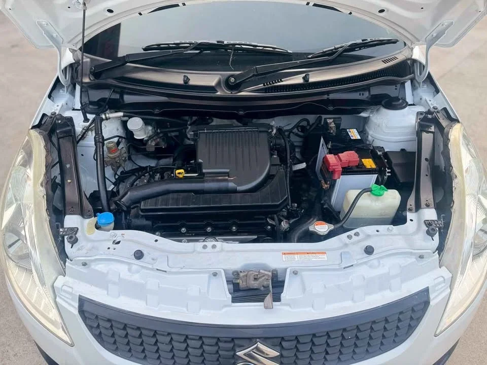 2012 Suzuki Swift II 2