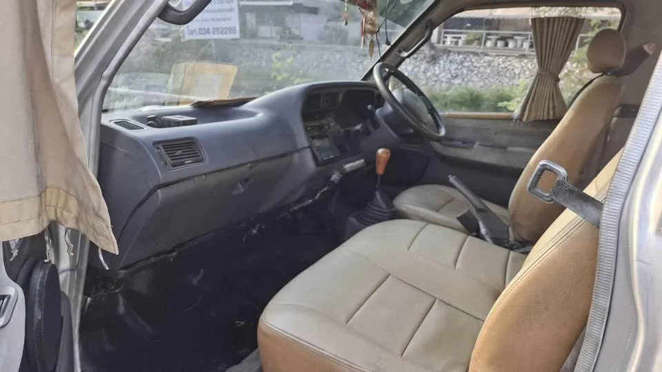 2001 Toyota Commuter IV (H100) 3