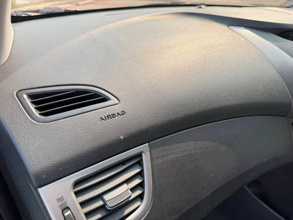 2011 Hyundai Elantra V 2