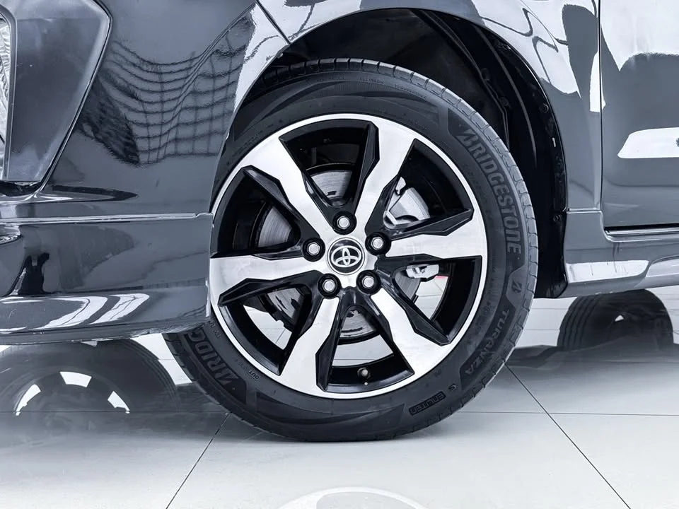 2022 Toyota Innova II 3