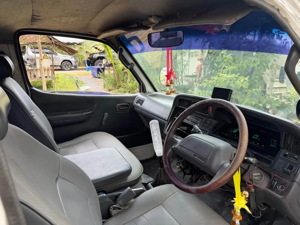 Toyota Commuter IV (H100) 2
