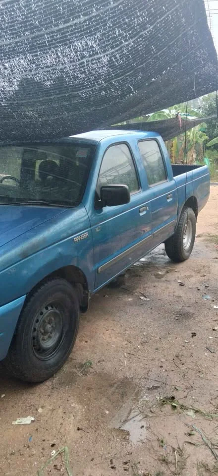 2000 Mazda 2500 Fighter V 2