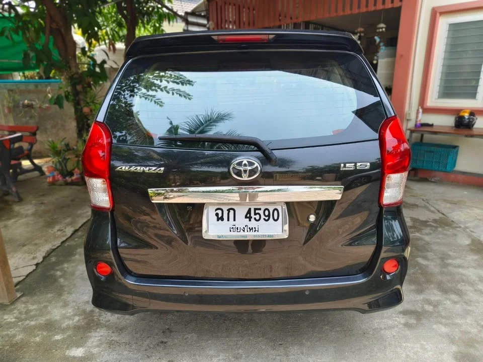 2013 Toyota Avanza II 2