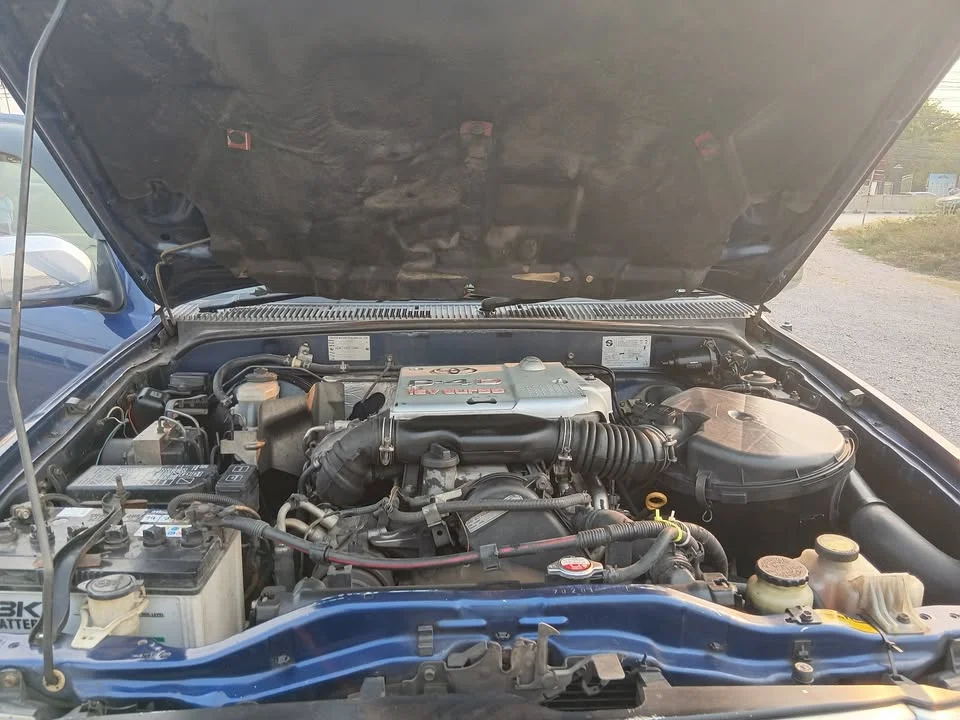 2004 Toyota Sport Rider I 3