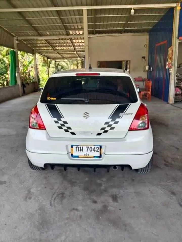 2011 Suzuki Swift I 3