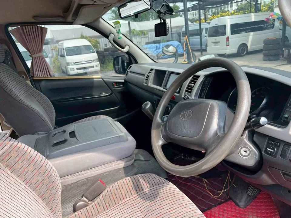 2009 Toyota Commuter V (H200) 3
