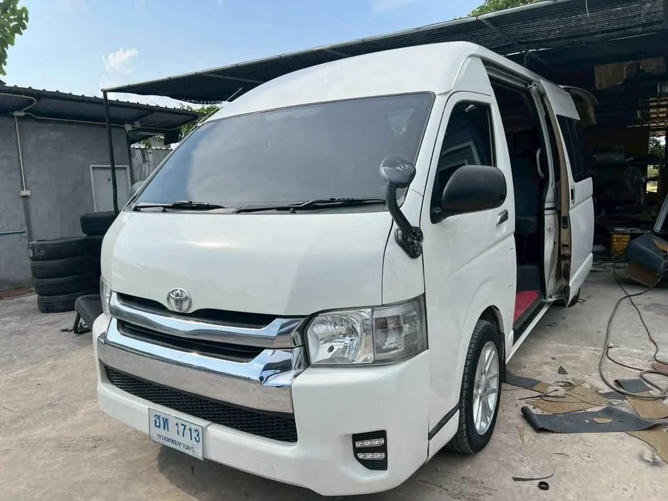 2009 Toyota Commuter V (H200) 2