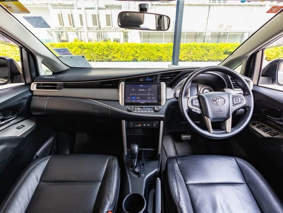 2021 Toyota Innova II 2