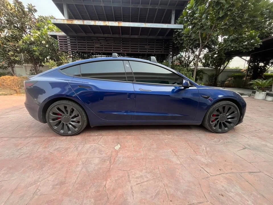 2023 Tesla Model 3 2